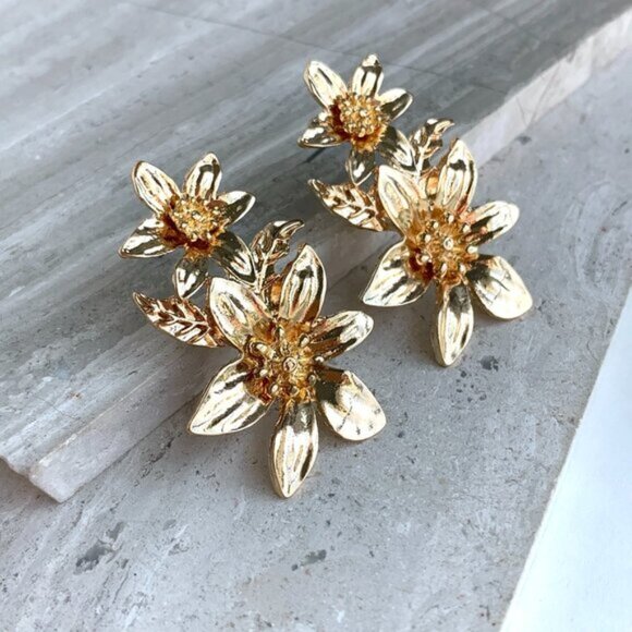 NEW~ Anthropologie Shashi Double Flower Drop Gold Earrings - Picture 7 of 7